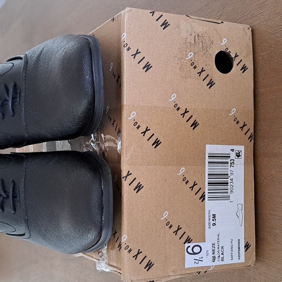 Mix No. 6 Neze Oxford - Color: Black - Size: 9.5 - Picture 3 of 9